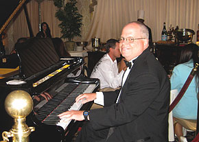 Piano / Keyboard Player for Ceremony or Cocktail Hour